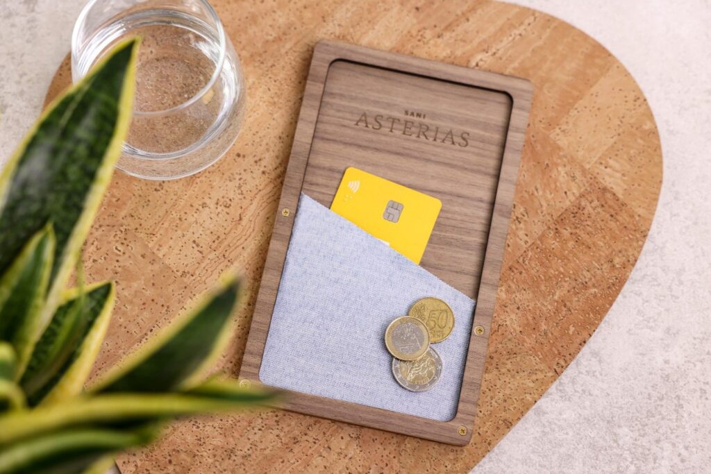 board bill folder sani asterias