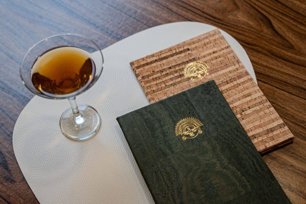 hard cover menu bev bar manko