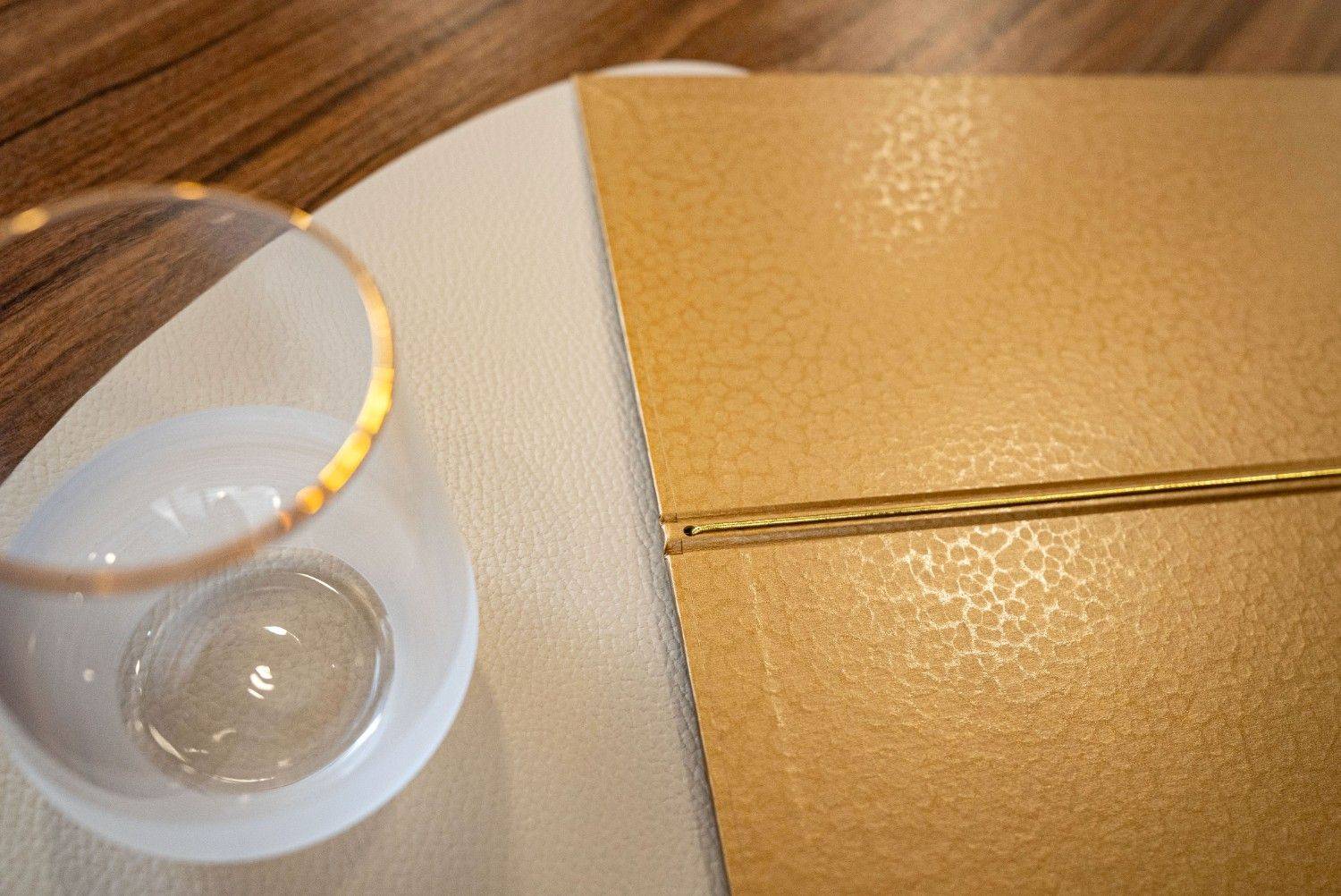 hard cover menu bev bar byzantino
